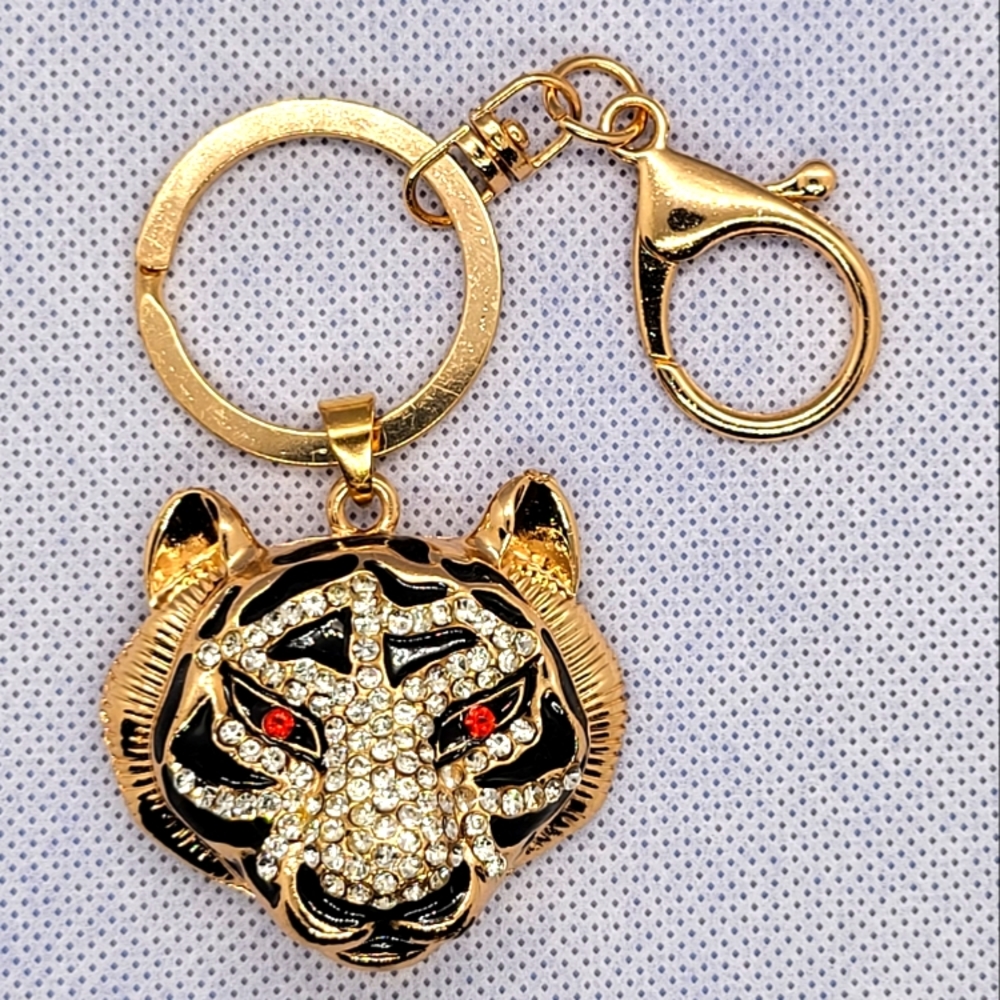 Rhinestone keychain with swivel and clasp.